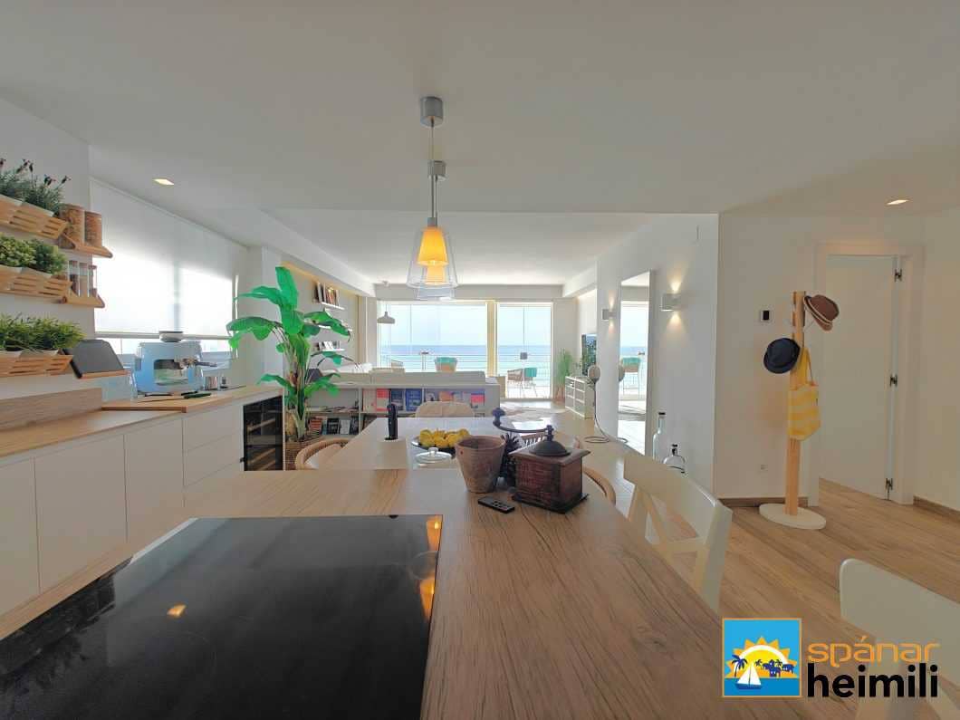 4 bedroom Apartment for sale in Altea - € 815,000 (Ref: 9404119)