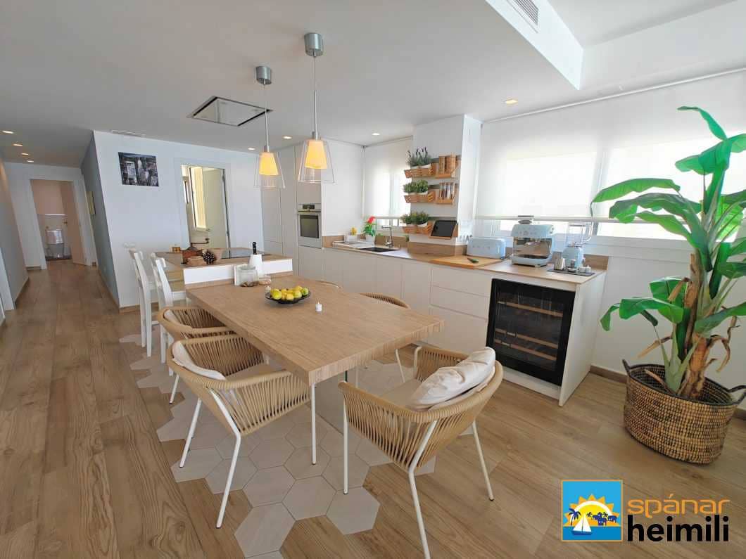 4 bedroom Apartment for sale in Altea - € 815,000 (Ref: 9404119)