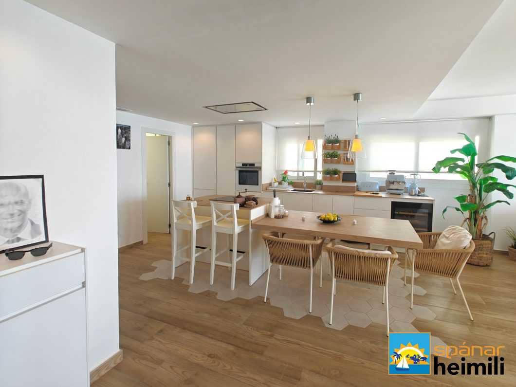 4 bedroom Apartment for sale in Altea - € 815,000 (Ref: 9404119)