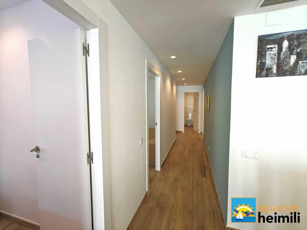 4 bedroom Apartment for sale in Altea - € 815,000 (Ref: 9404119)