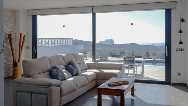 3 makuuhuone Huvila myytävänä paikassa Benissa mukana uima-altaan - 690 000 € (Ref: 9404134)