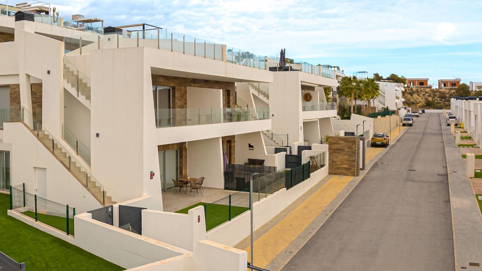 2 bedroom Apartment for sale in Finestrat with pool - € 290,000 (Ref: 9404138)