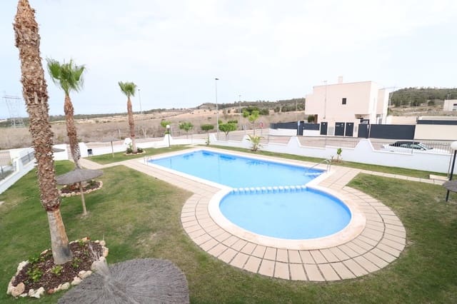 3 soveværelse Byhus til salg i San Miguel de Salinas med swimmingpool - € 239.000 (Ref: 9404152)