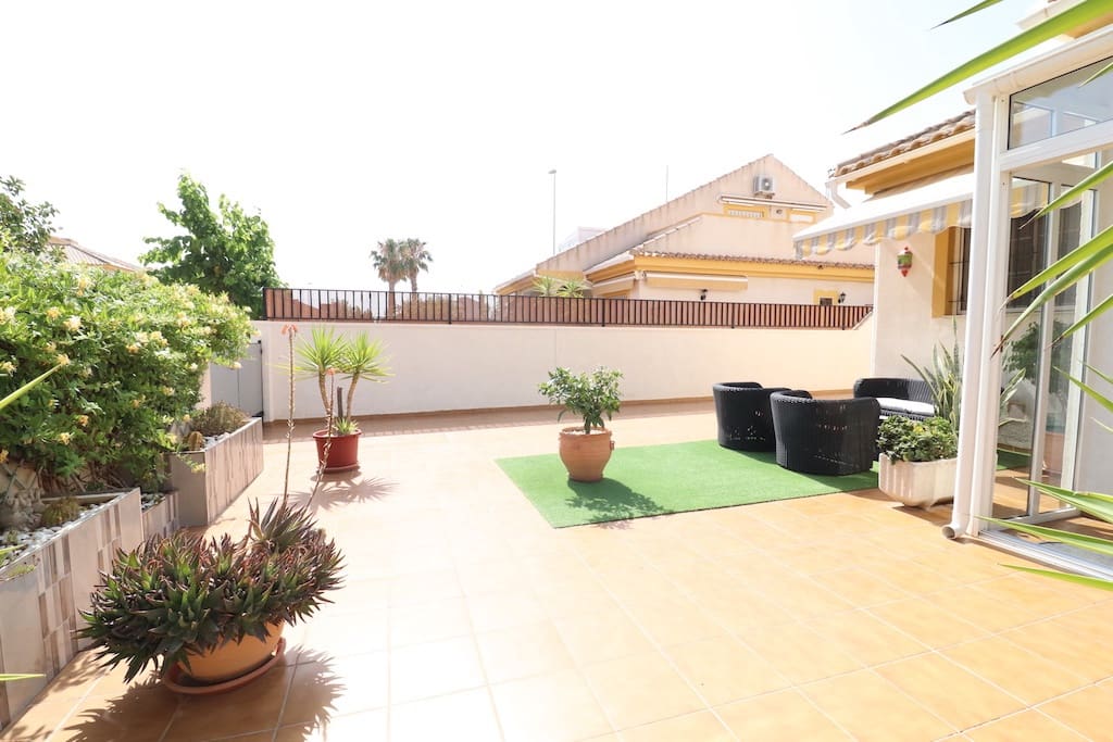 Casa de 3 habitaciones en Pilar de la Horadada en venta - 259.000 € (Ref: 9404157)