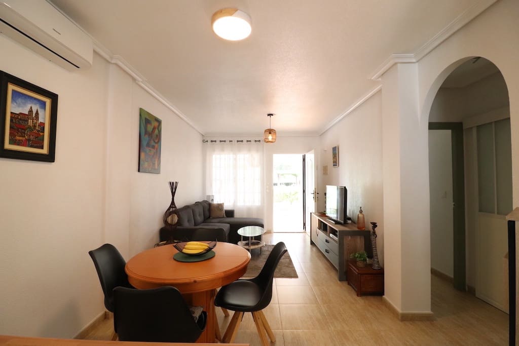 Casa de 3 habitaciones en Pilar de la Horadada en venta - 259.000 € (Ref: 9404157)
