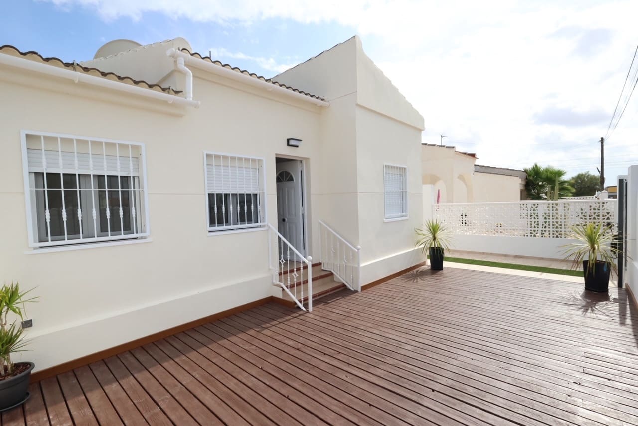 3 bedroom Villa for sale in Torrevieja with pool - € 359,000 (Ref: 9404163)