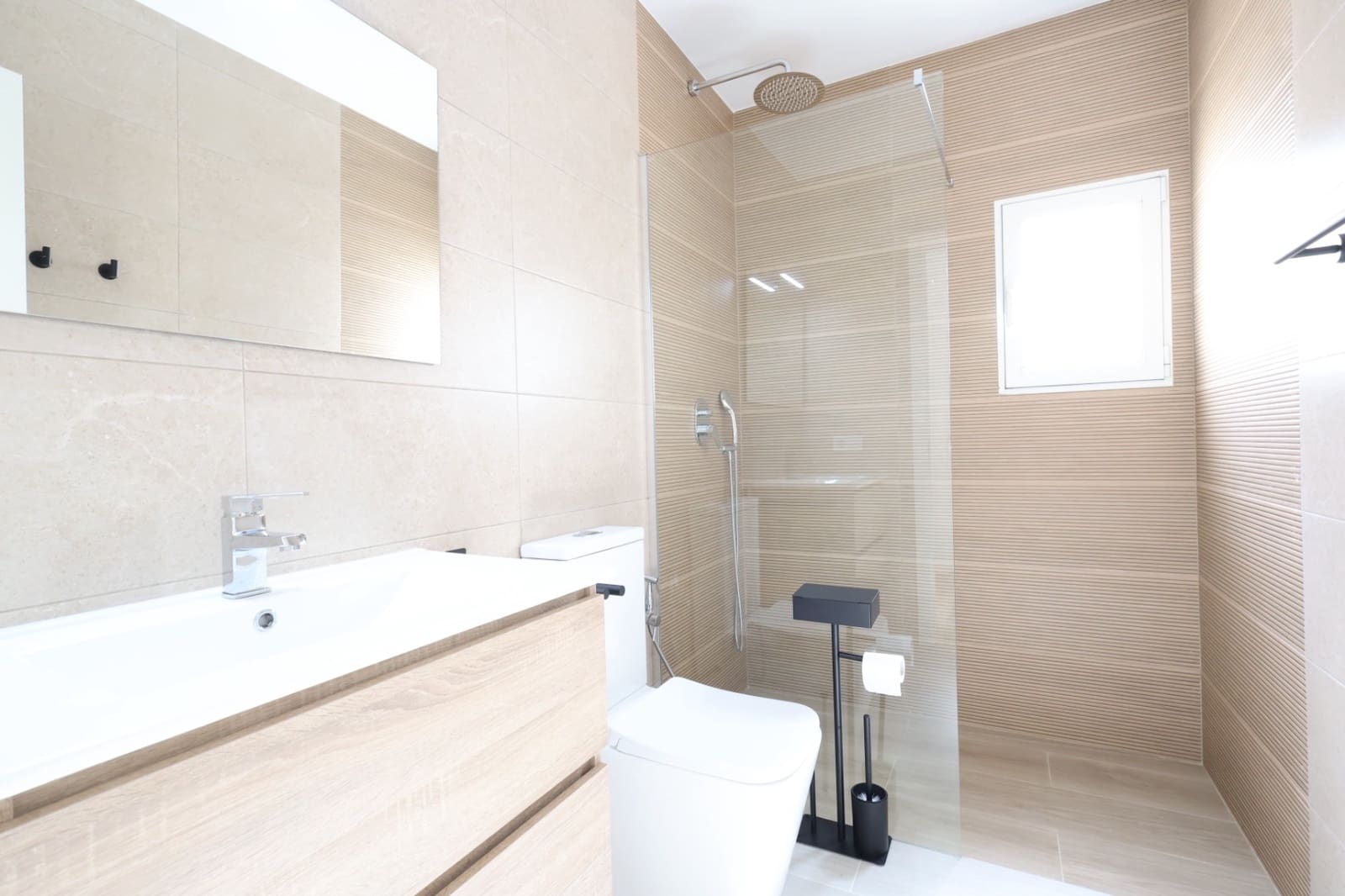 3 bedroom Villa for sale in Torrevieja with pool - € 359,000 (Ref: 9404163)