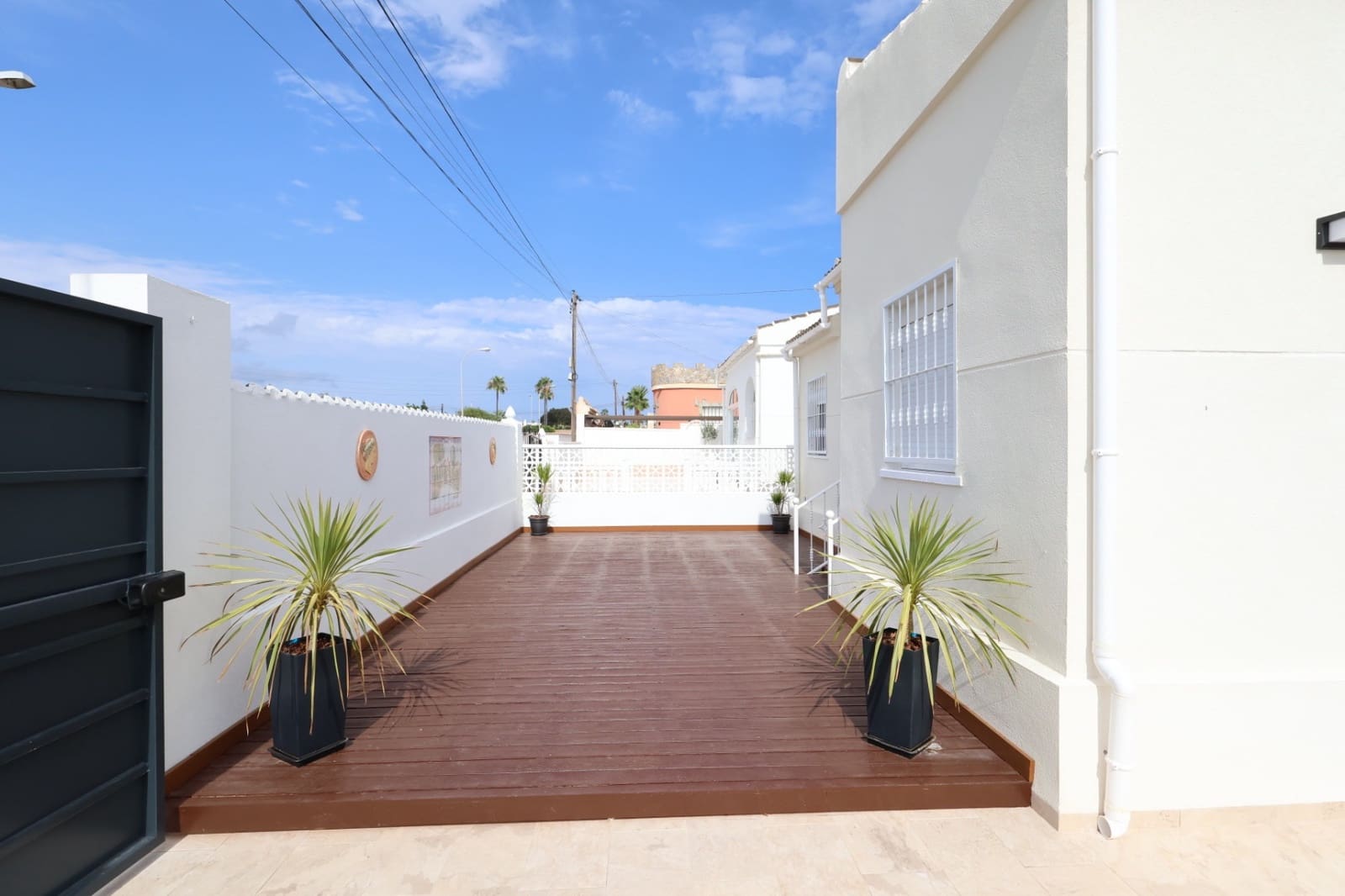 3 bedroom Villa for sale in Torrevieja with pool - € 359,000 (Ref: 9404163)