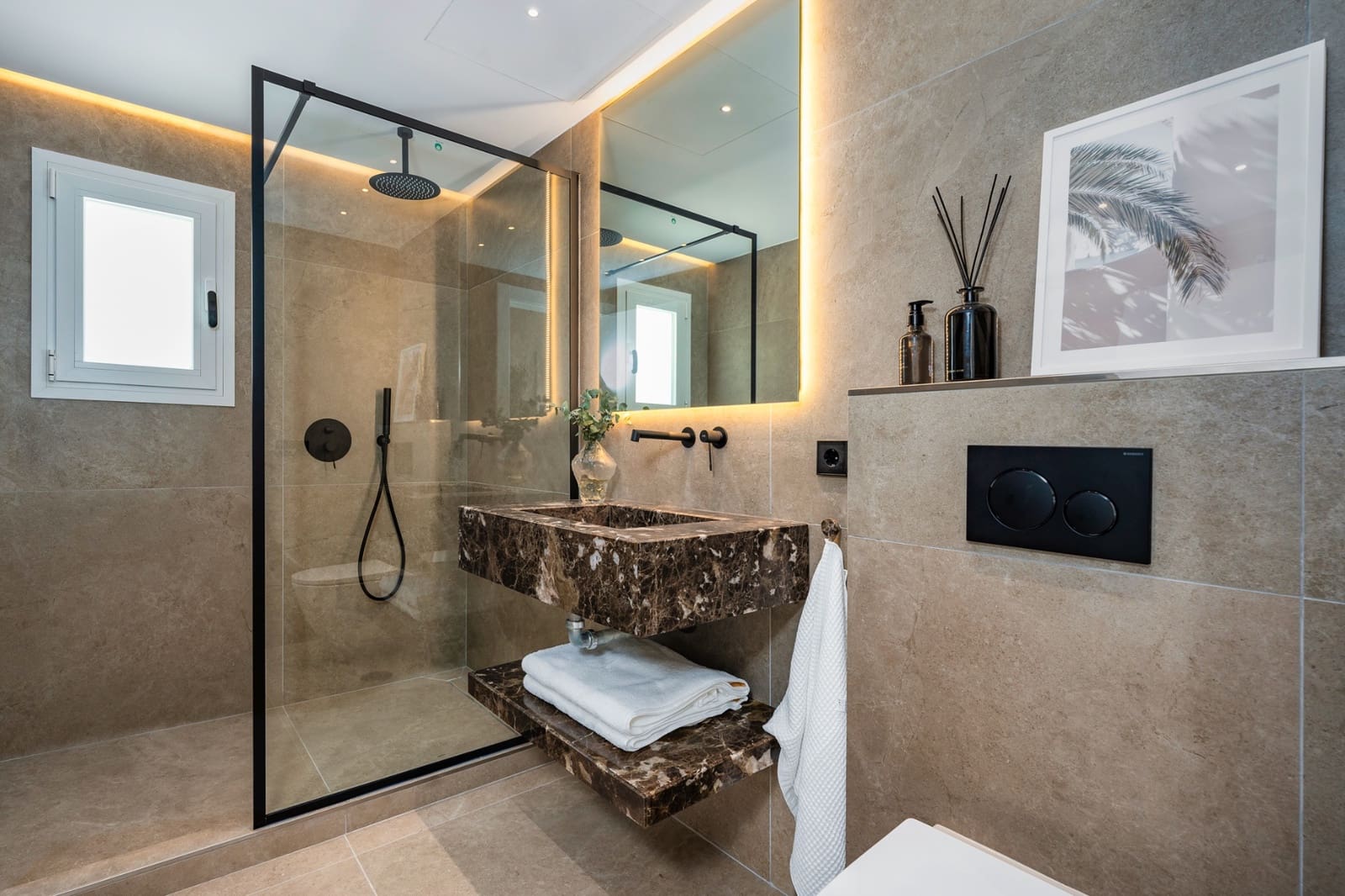 4 sovrum Villa till salu i Marbella med pool - 1 495 000 € (Ref: 9404168)