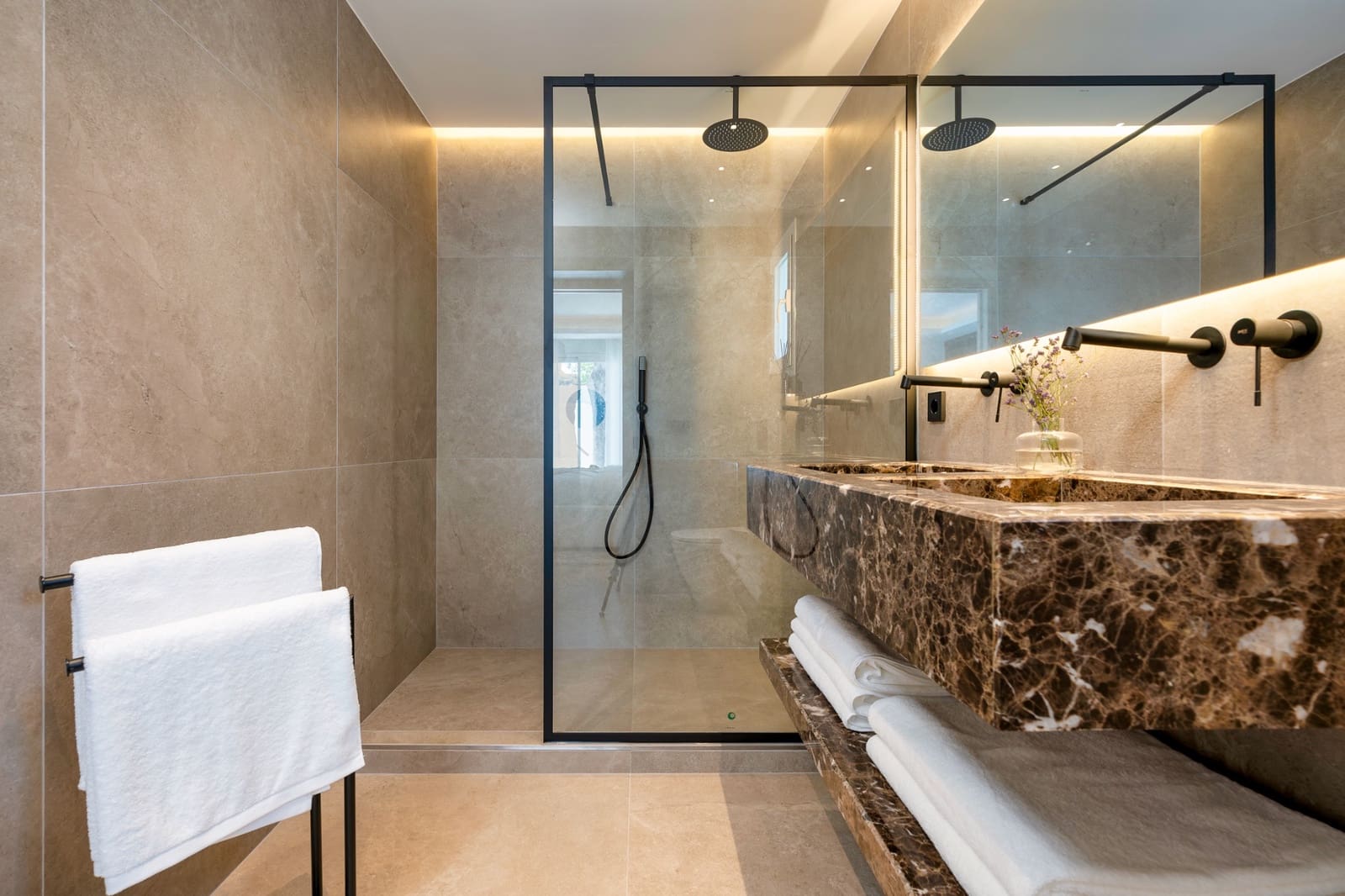 4 sovrum Villa till salu i Marbella med pool - 1 495 000 € (Ref: 9404168)