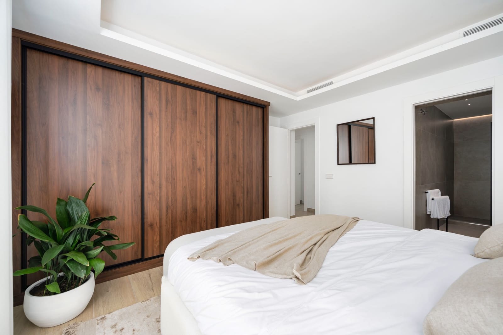 4 sovrum Villa till salu i Marbella med pool - 1 495 000 € (Ref: 9404168)