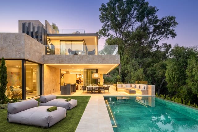 6 bedroom Villa for sale in Los Naranjos, Marbella with pool - € 4,375,000 (Ref: 9404172)