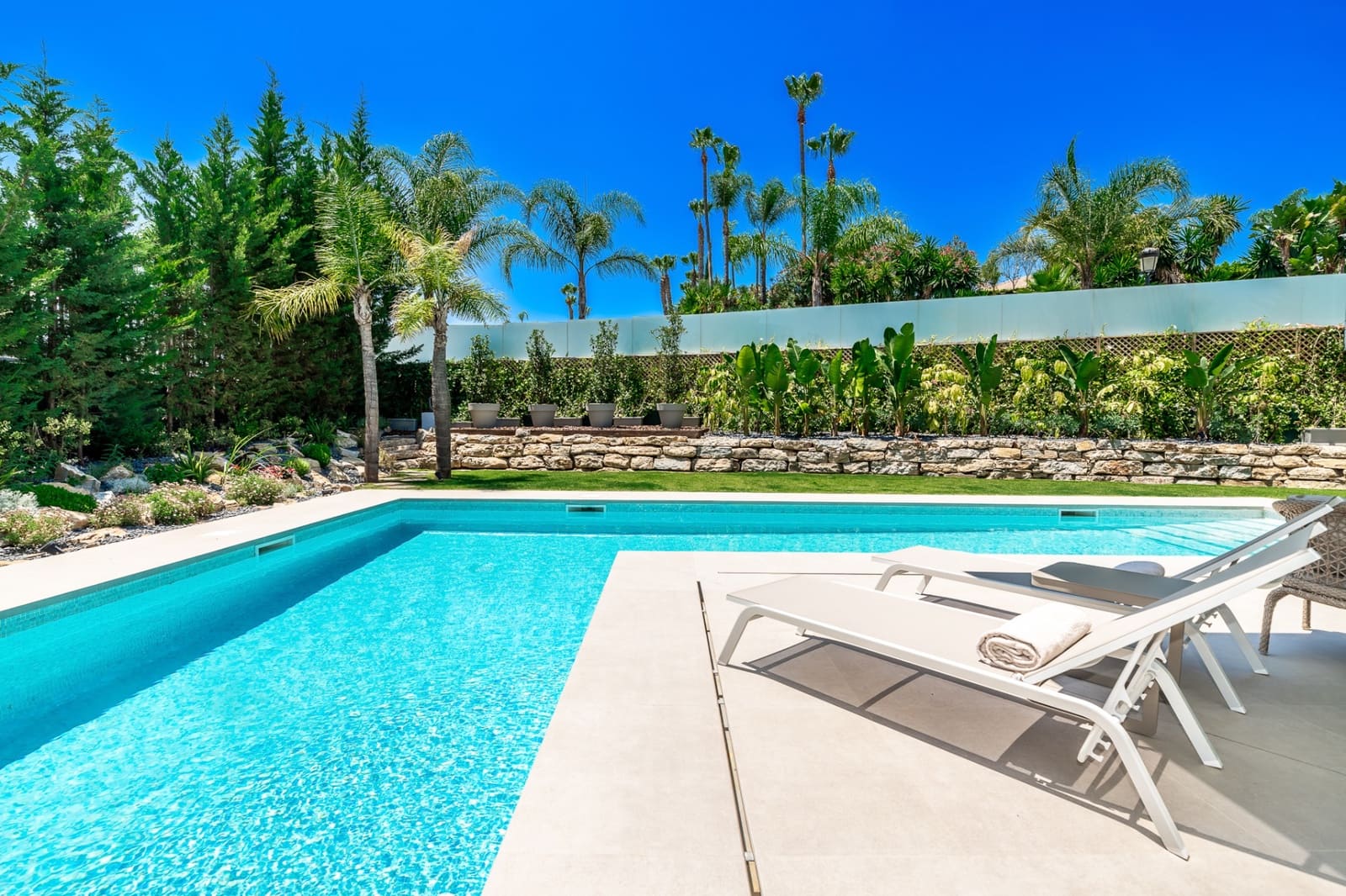 Chalet de 4 habitaciones en Marbella en venta con piscina - 4.495.000 € (Ref: 9404175)