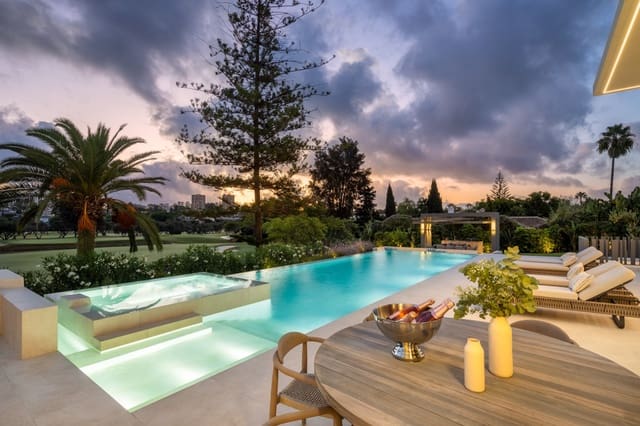 5 soveværelse Villa til salg i Las Brisas, Marbella med swimmingpool - € 8.000.000 (Ref: 9404180)