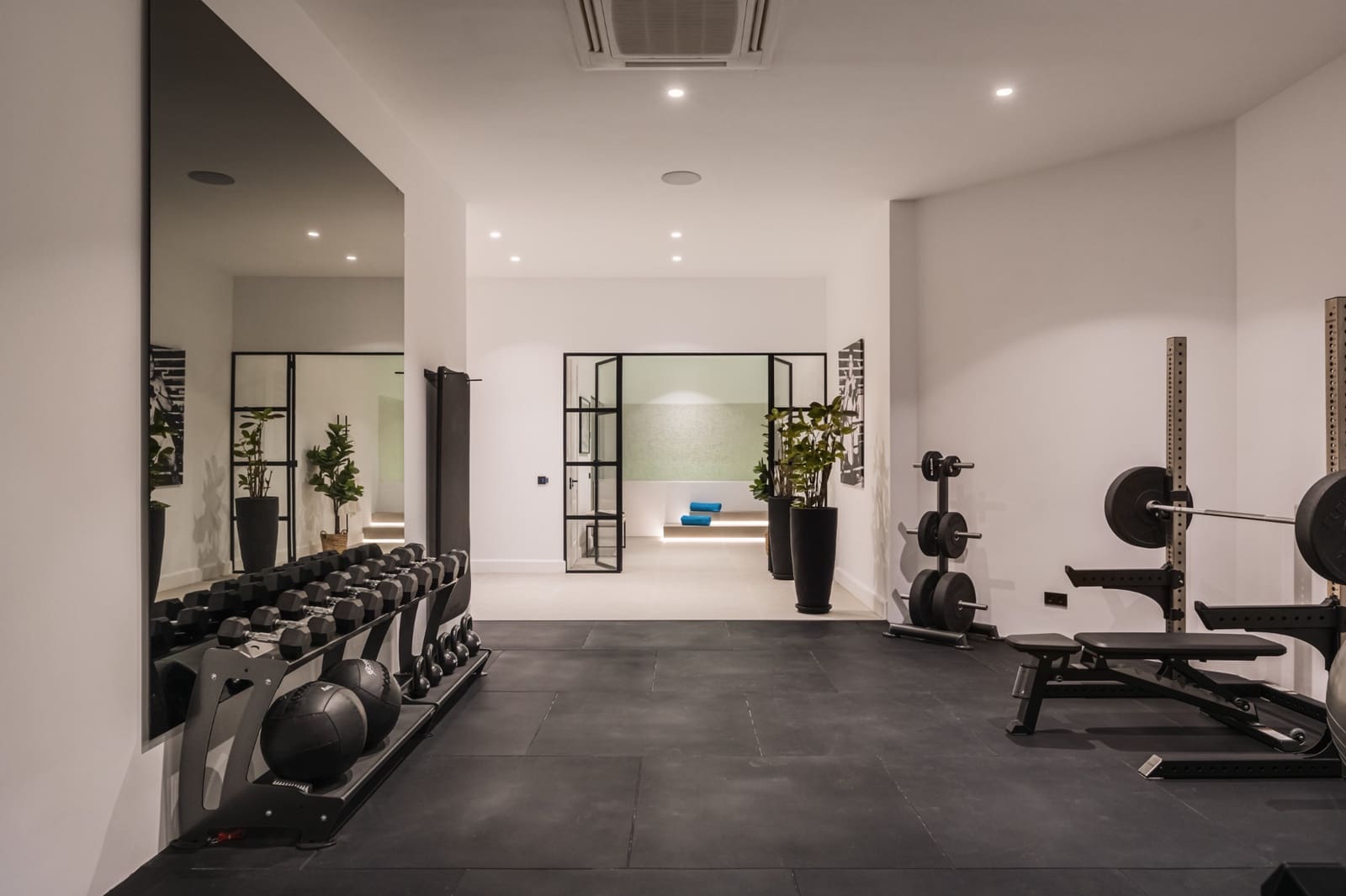 6 soveværelse Villa til salg i Marbella med swimmingpool - € 7.995.000 (Ref: 9404181)