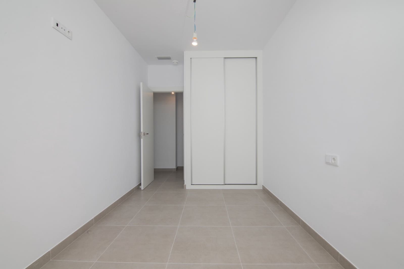 Huvila myytävänä paikassa Polop mukana uima-altaan - 500 000 € (Ref: 9404195)