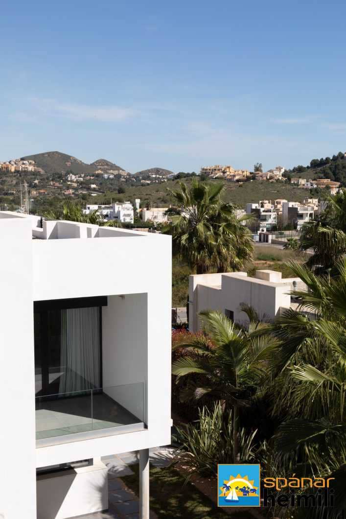 2 bedroom Villa for sale in La Manga Club with pool - € 700,000 (Ref: 9404198)