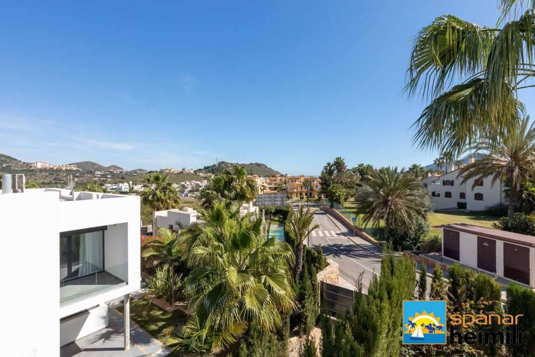 2 bedroom Villa for sale in La Manga Club with pool - € 700,000 (Ref: 9404198)