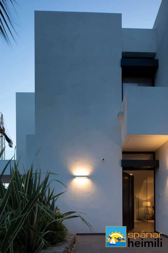 2 bedroom Villa for sale in La Manga Club with pool - € 700,000 (Ref: 9404198)