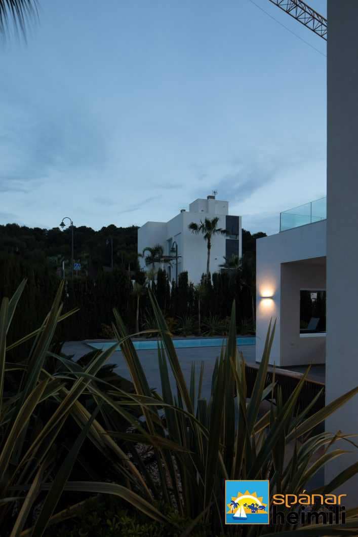 2 bedroom Villa for sale in La Manga Club with pool - € 700,000 (Ref: 9404198)