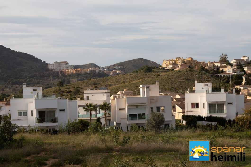2 bedroom Villa for sale in La Manga Club with pool - € 700,000 (Ref: 9404198)