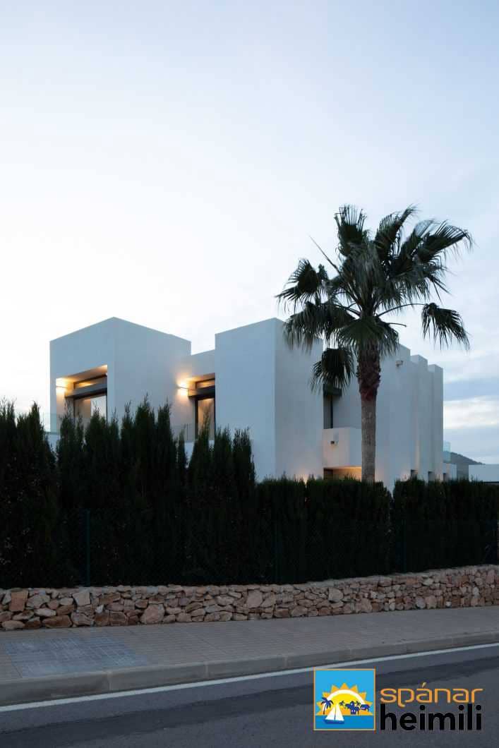 2 bedroom Villa for sale in La Manga Club with pool - € 700,000 (Ref: 9404198)