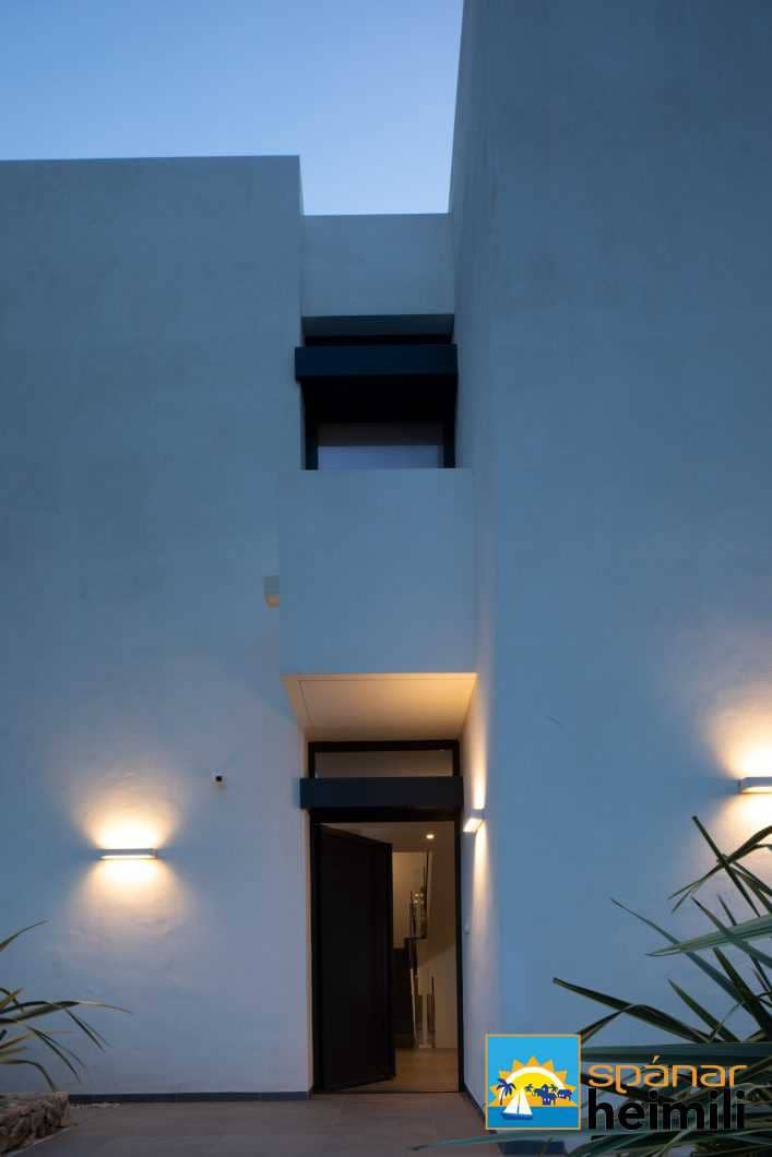 2 bedroom Villa for sale in La Manga Club with pool - € 700,000 (Ref: 9404198)