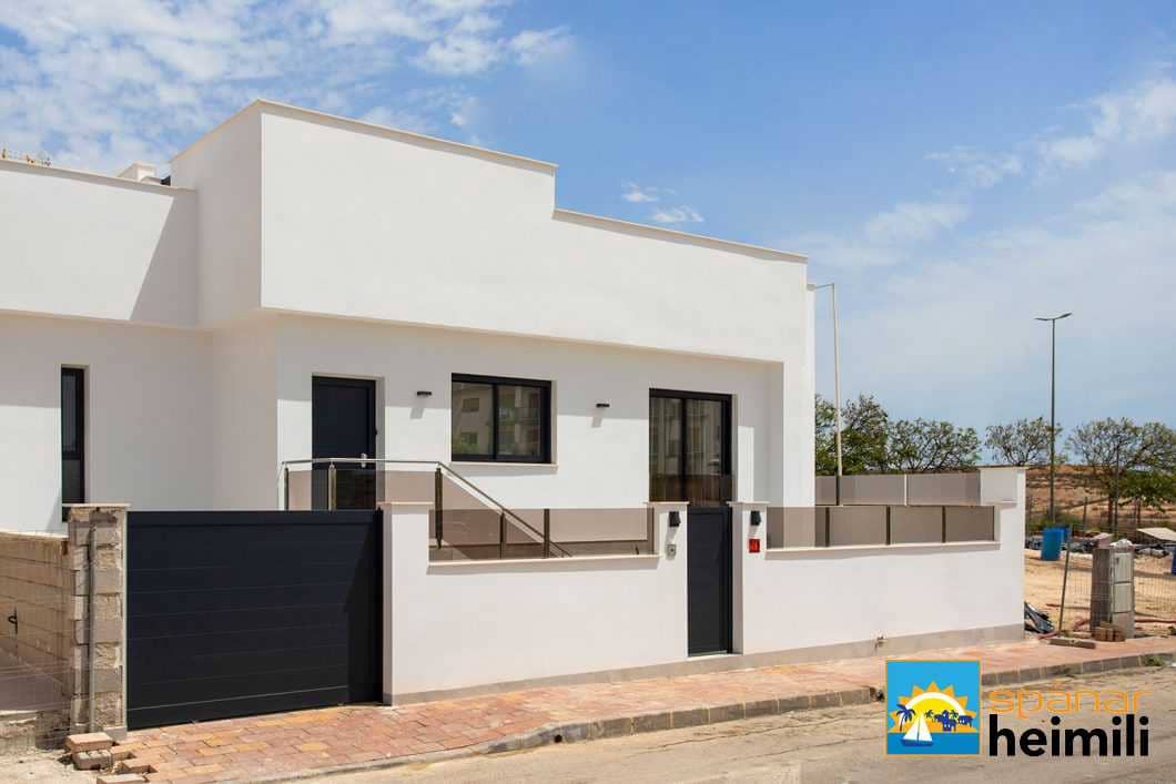 3 slaapkamer Villa te koop in Sucina met zwembad - € 352.900 (Ref: 9404201)