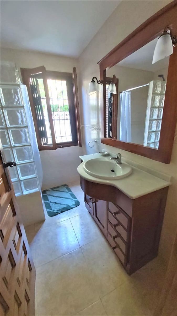 Chalet de 4 habitaciones en Orihuela Costa en venta con piscina - 804.995 € (Ref: 9404205)