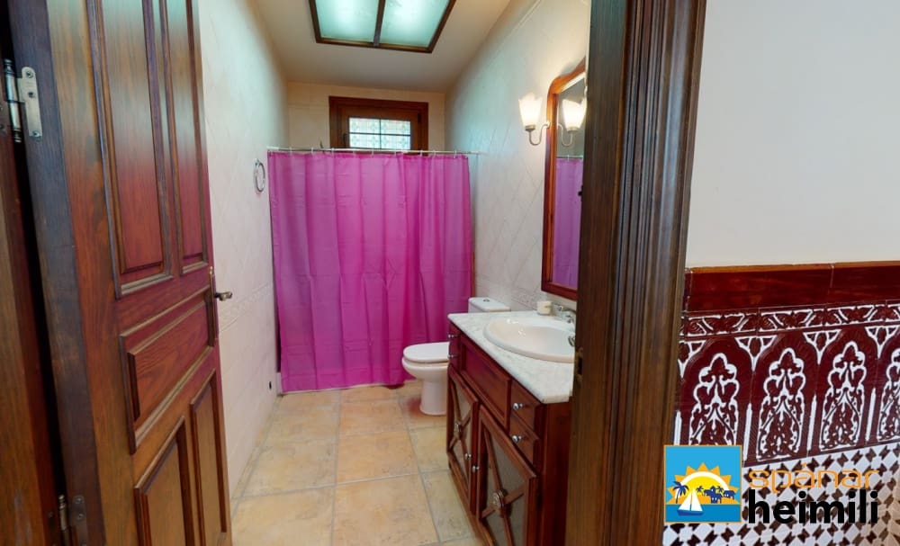 6 bedroom Villa for sale in Alicante / Alacant city with pool - € 980,000 (Ref: 9404214)