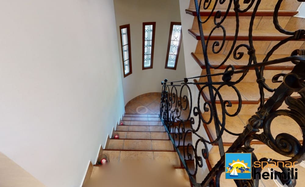 6 bedroom Villa for sale in Alicante / Alacant city with pool - € 980,000 (Ref: 9404214)