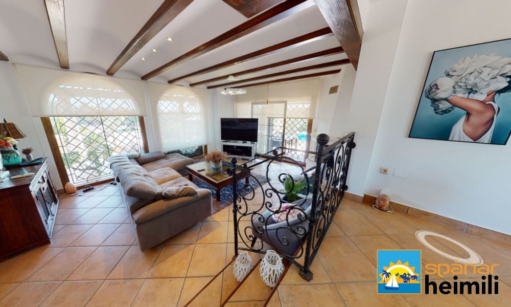 6 bedroom Villa for sale in Alicante / Alacant city with pool - € 980,000 (Ref: 9404214)