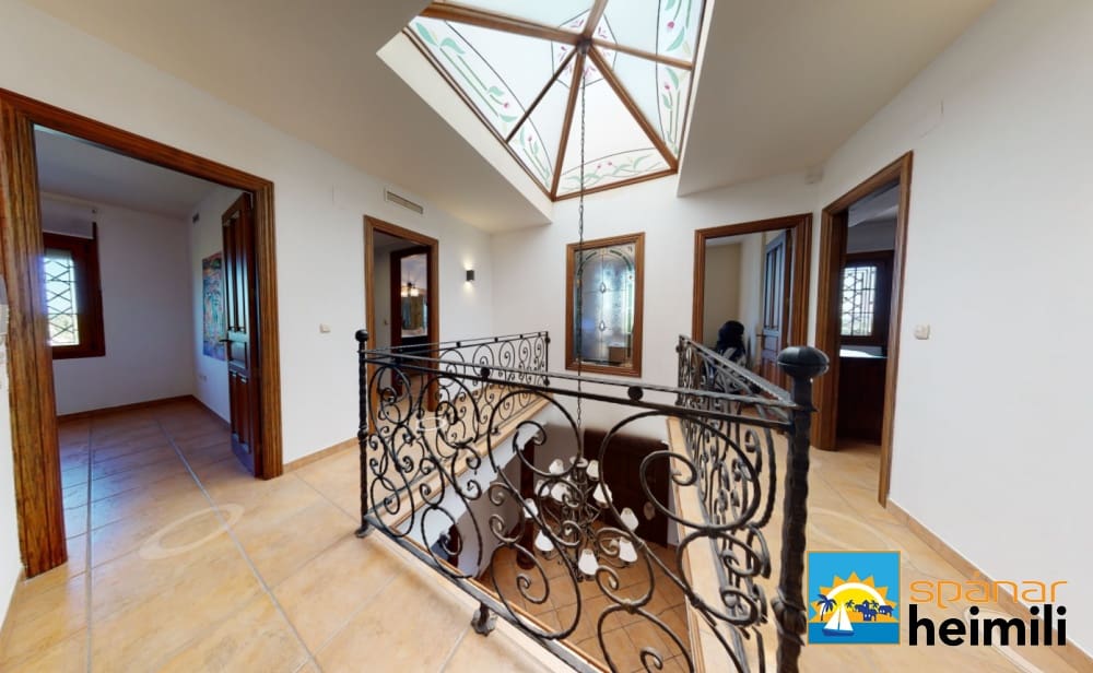 6 bedroom Villa for sale in Alicante / Alacant city with pool - € 980,000 (Ref: 9404214)