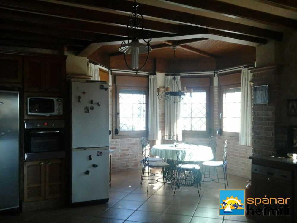 6 bedroom Villa for sale in Alicante / Alacant city with pool - € 980,000 (Ref: 9404214)