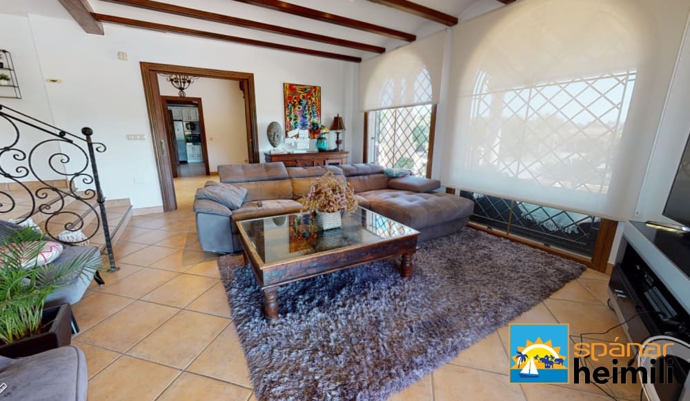 6 bedroom Villa for sale in Alicante / Alacant city with pool - € 980,000 (Ref: 9404214)