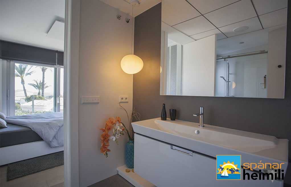 3 bedroom Villa for sale in Playa Flamenca with pool - € 2,500,000 (Ref: 9404216)