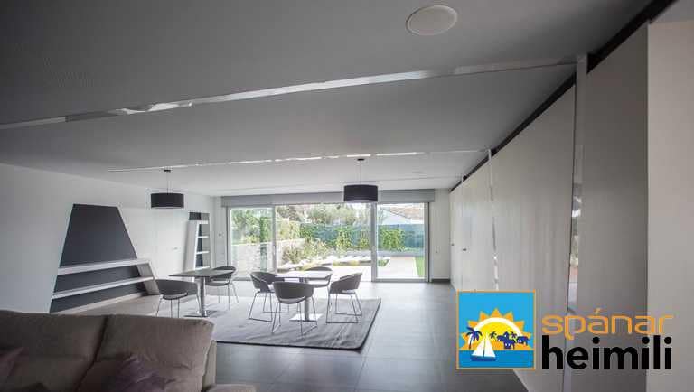 3 bedroom Villa for sale in Playa Flamenca with pool - € 2,500,000 (Ref: 9404216)