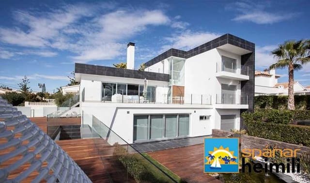 3 bedroom Villa for sale in Playa Flamenca, Orihuela with pool - € 2,500,000 (Ref: 9404216)