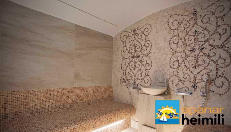 3 bedroom Villa for sale in Playa Flamenca with pool - € 2,500,000 (Ref: 9404216)