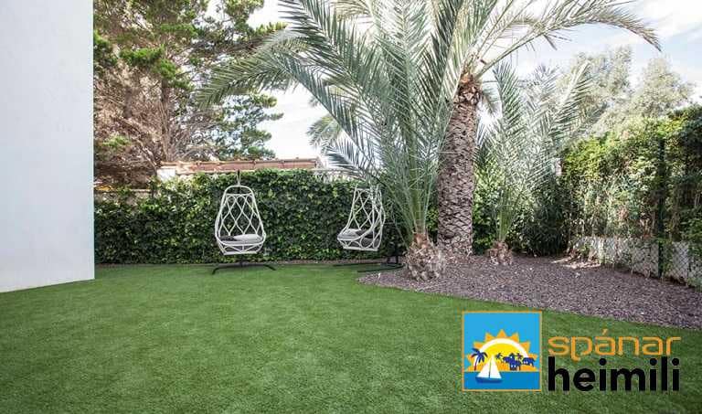 3 bedroom Villa for sale in Playa Flamenca with pool - € 2,500,000 (Ref: 9404216)