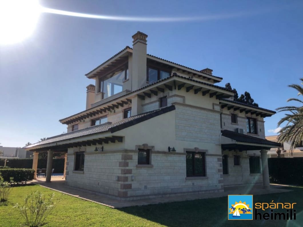 5 bedroom Villa for sale in Cabo Roig with pool - € 1,850,000 (Ref: 9404222)