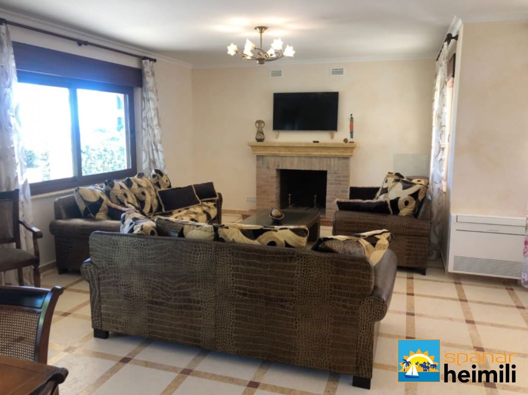 5 bedroom Villa for sale in Cabo Roig with pool - € 1,850,000 (Ref: 9404222)