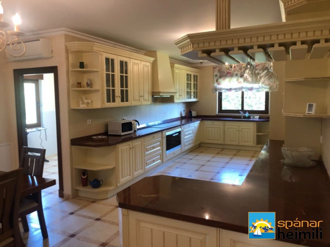 5 bedroom Villa for sale in Cabo Roig with pool - € 1,850,000 (Ref: 9404222)