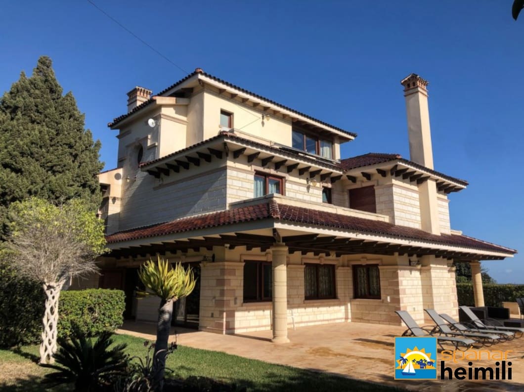 5 bedroom Villa for sale in Cabo Roig with pool - € 1,850,000 (Ref: 9404222)