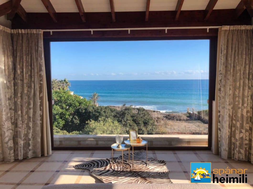 5 bedroom Villa for sale in Cabo Roig with pool - € 1,850,000 (Ref: 9404222)