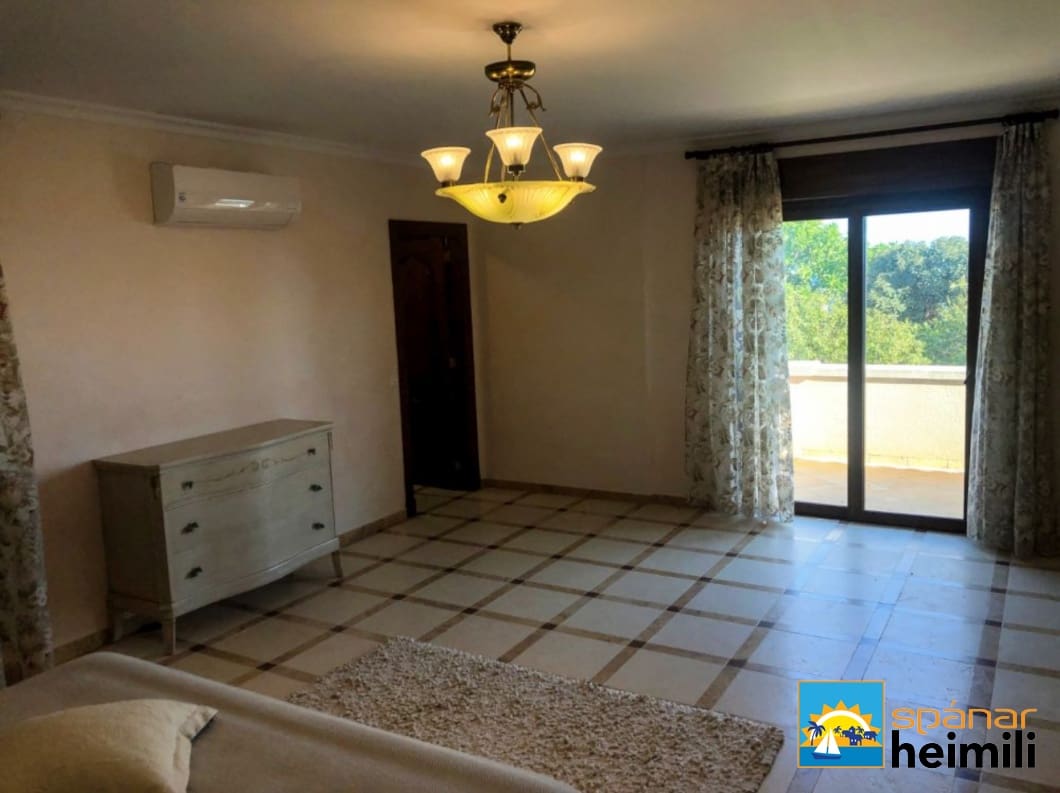 5 bedroom Villa for sale in Cabo Roig with pool - € 1,850,000 (Ref: 9404222)