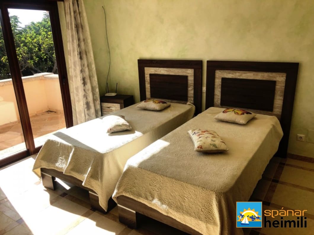 5 bedroom Villa for sale in Cabo Roig with pool - € 1,850,000 (Ref: 9404222)