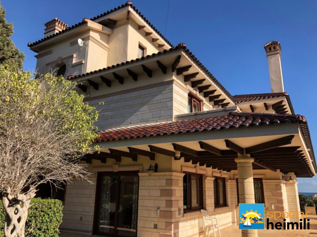 5 bedroom Villa for sale in Cabo Roig with pool - € 1,850,000 (Ref: 9404222)