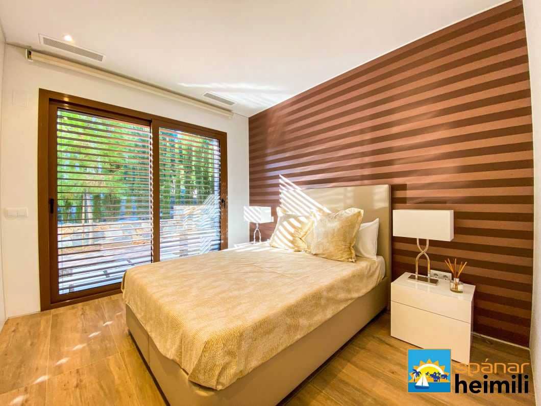 3 bedroom Villa for sale in Las Colinas Golf with pool - € 649,000 (Ref: 9404223)