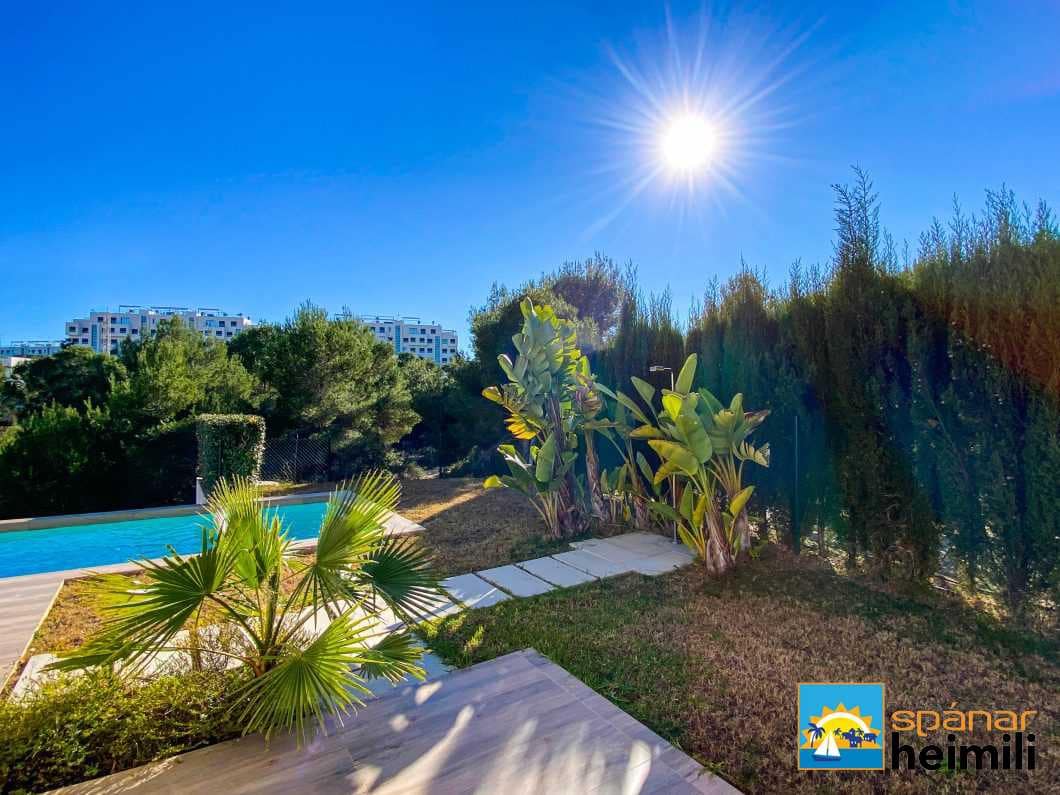 3 bedroom Villa for sale in Las Colinas Golf with pool - € 649,000 (Ref: 9404223)